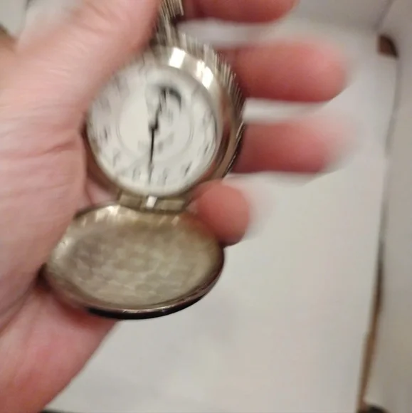 SOLD! EUC Vintage Quintel Anti Magnetic Silver Etched Floral Pocket Watch!! - Picture 7 of 10